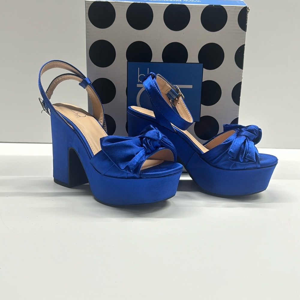 Vibrant Blue Velvet Platform Heels with Bow Accent - Size 5